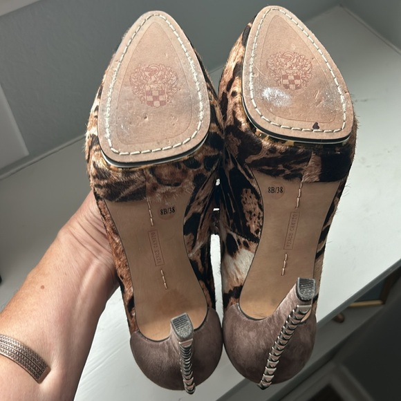 Sooo Cute Vince Camuto leopard print heels size 8 - Picture 7 of 8